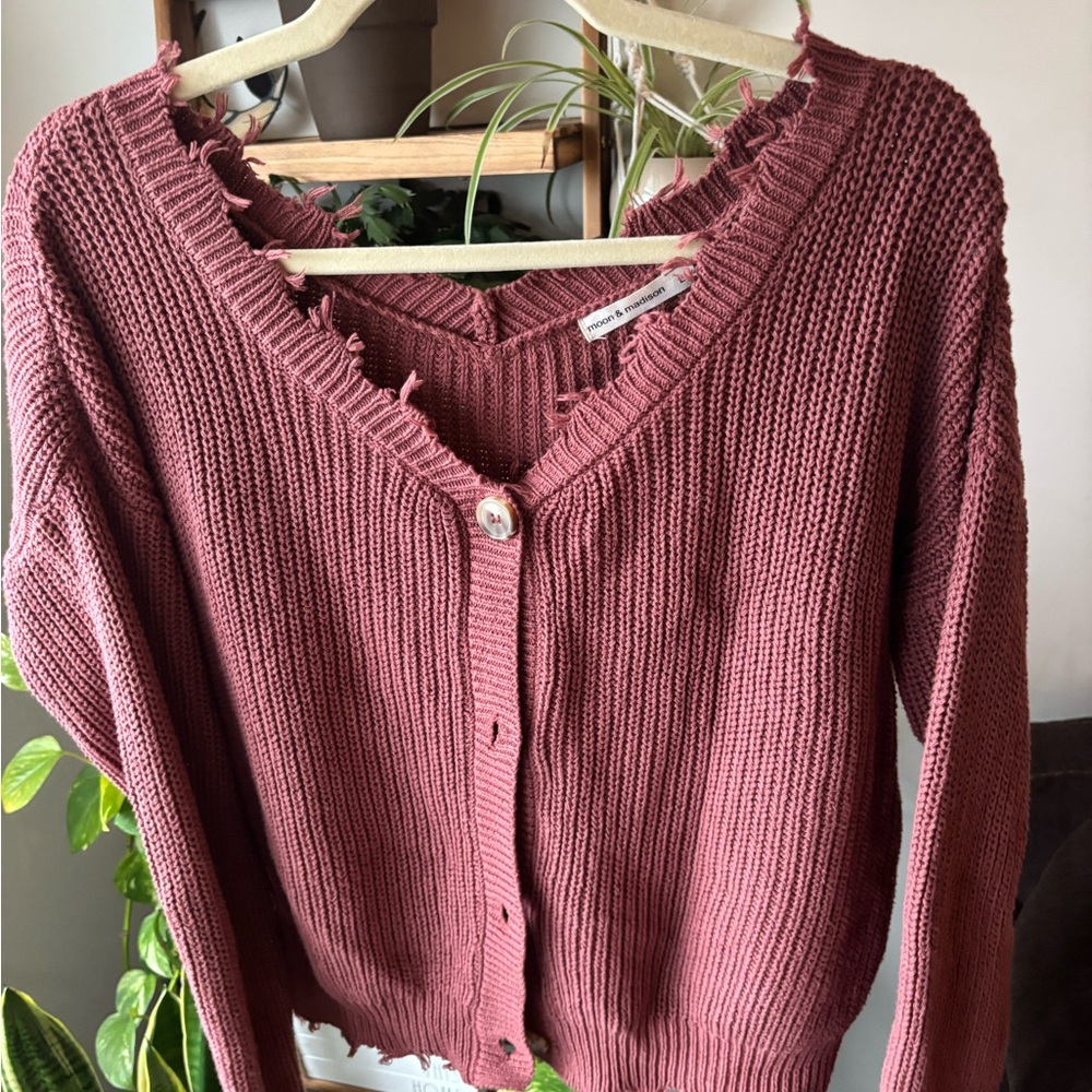Women's Frayed V-Neck Sweater - Pink
